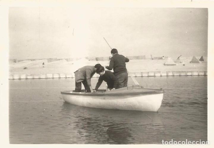 Fotograf&iacute;a antigua: ** AC191 - FOTOGRAFIA - TRES AMIGOS EN UNA BARCA - RF. C00