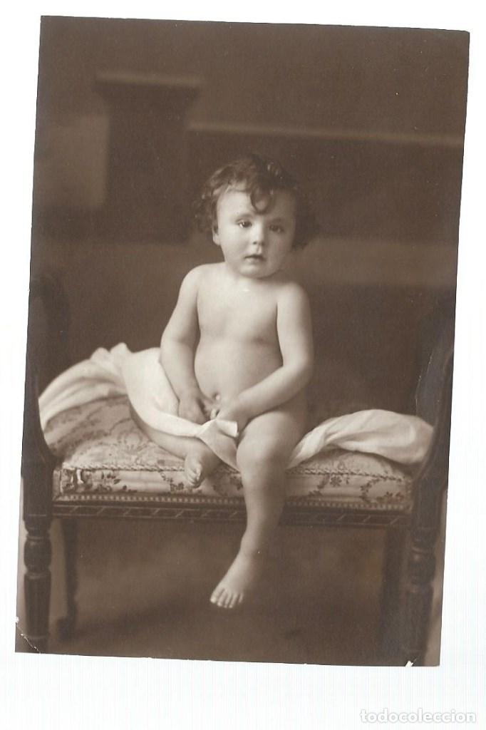 Alte Fotografie: EXTRAORDINARIA FOTO-POSTAL ANTIGUA- UNA NI&Ntilde;A - FOTO -R.FIGUEROA -COMODORO RIVADABIA