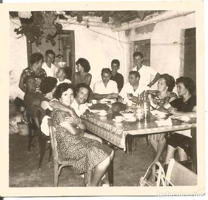 Photographie ancienne: ** AB666 - FOTOGRAFIA - GRUPO DE AMIGOS EN UNA COMIDA - RF. C41