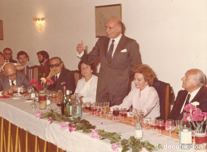 Photographie ancienne: == S168 - FOTOGRAFIA - GRUPO DE AMIGOS EN UN BANQUETE - 20 X 15 CM. - RF. C41