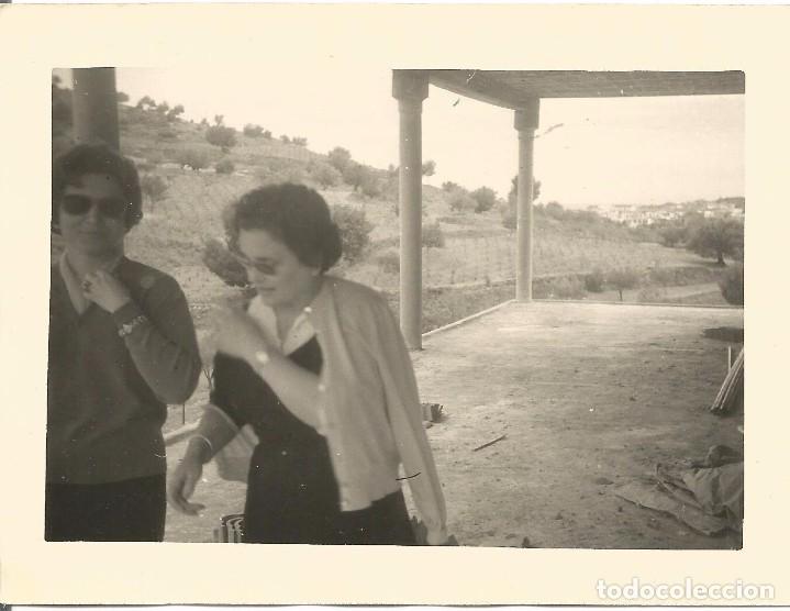 Alte Fotografie: ** AC382 - FOTOGRAFIA - DOS AMIGAS - RF. C41