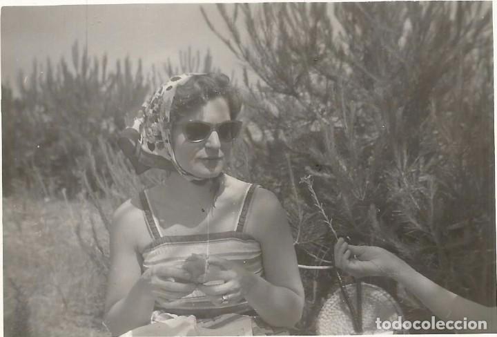 Fotografia antiga: ** AC531 - FOTOGRAFIA - SE&Ntilde;ORA EN EL CAMPO - RF. C41