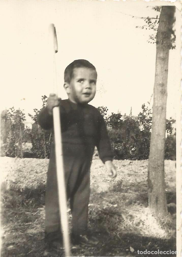 Fotografia antiga: ** AC708 - FOTOGRAFIA - NI&Ntilde;ITO CON UN CAYADO - RF. C41
