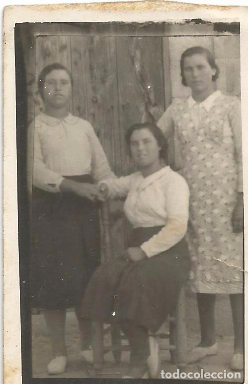 Fotografia antiga: ** FP480 - FOTOGRAFIA PEQUE&Ntilde;O FORMATO - TRES AMIGAS - 6,8 X 4,4 CM. - RF. C41