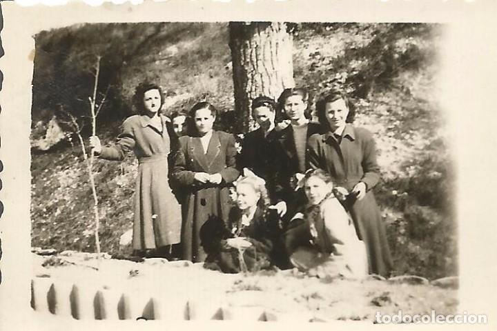 Fotografia antiga: ** FP481 - FOTOGRAFIA PEQUE&Ntilde;O FORMATO - GRUPO DE AMIGAS - 6,5 X 4,4 CM. - RF. C41