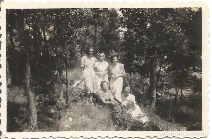 Fotografia antiga: ** AC726 - FOTOGRAFIA - GRUPO DE AMIGAS EN EL CAMPO - RF. C41