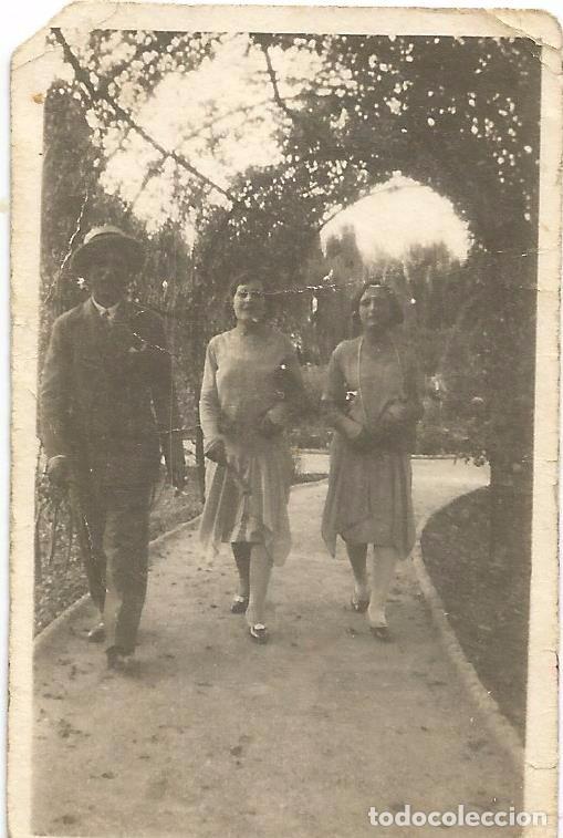 Fotograf&iacute;a antigua: ** FP501 - FOTOGRAFIA PEQUE&Ntilde;O FORMATO - TRES AMIGOS DE PASEO - 6,5 X 4 CM.- RF. C50