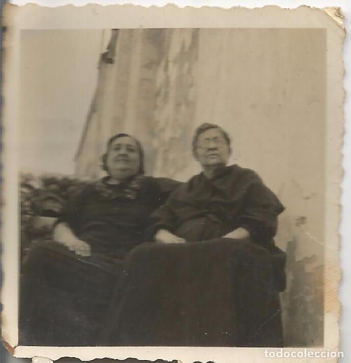 Fotograf&iacute;a antigua: ** AC753 - FOTOGRAFIA PEQUE&Ntilde;O FORMATO - DOS SE&Ntilde;ORAS - 6 X 6 CM. - RF. D15