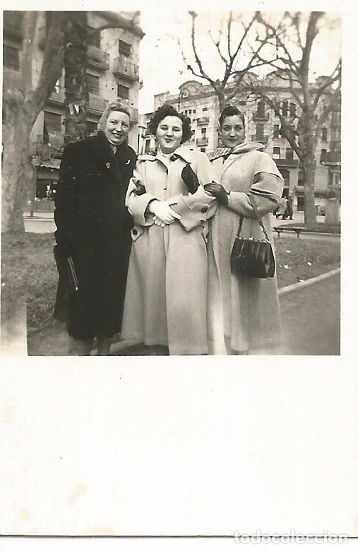 Fotograf&iacute;a antigua: ** FP531 - FOTOGRAFIA PEQUE&Ntilde;O FORMATO - TRES AMIGAS - 6,5 X 4,5 CM. - RF. D15