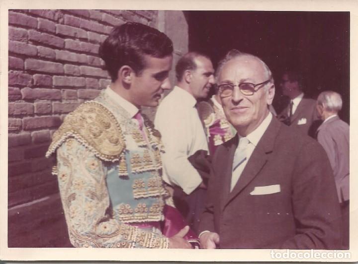 Fotograf&iacute;a antigua: == EE140 - FOTOGRAFIA - SE&Ntilde;OR JUNTO A UN JOVEN TORERO