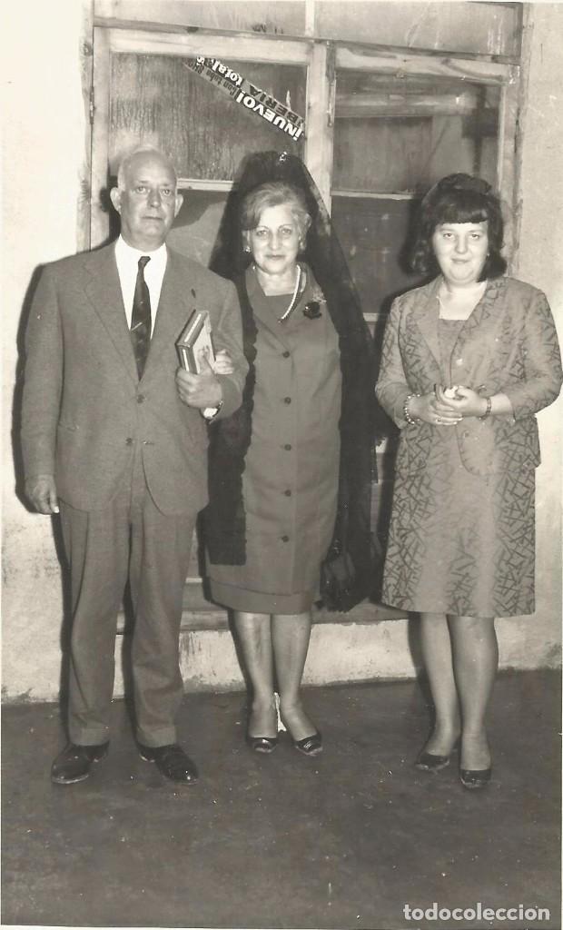 Fotografia antiga: *** AC871 - FOTOGRAFIA - PAREJA CON UNA JOVEN