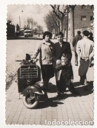 Fotograf&iacute;a antigua: FOTOGRAFIA MOTO VESPA
