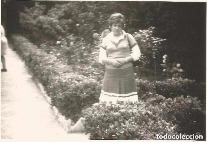 Antique Photography: ** SS118 - FOTOGRAFIA - SE&Ntilde;ORA EN UN JARDIN