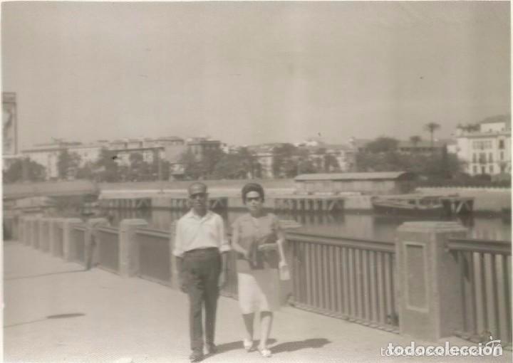 Fotografia antiga: ** RT633 - FOTOGRAFIA - PAREJA EN BONITO PAISAJE