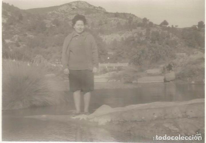 Fotografia antiga: ** RT640 - FOTOGRAFIA - SE&Ntilde;ORA EN UN BONITO PAISAJE