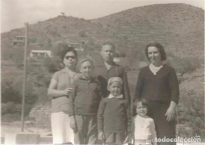 Fotograf&iacute;a antigua: ** RT657 - FOTOGRAFIA - TRES AMIGOS CON TRES JOVENCITOS