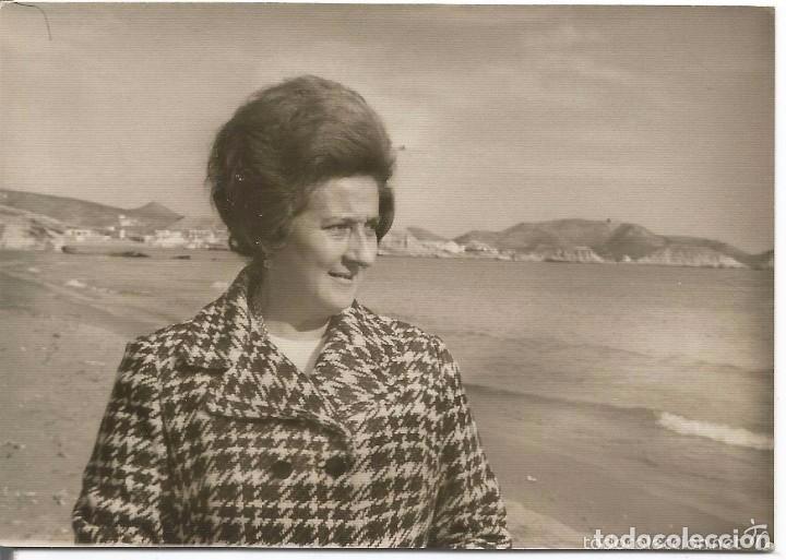 Alte Fotografie: ** RT303 - FOTOGRAFIA - SE&Ntilde;ORA JUNTO AL MAR