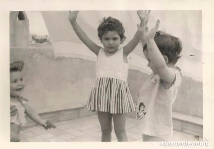 Fotograf&iacute;a antigua: ** RT468 - FOTOGRAFIA - NI&Ntilde;ITAS JUGANDO - Foto 1
