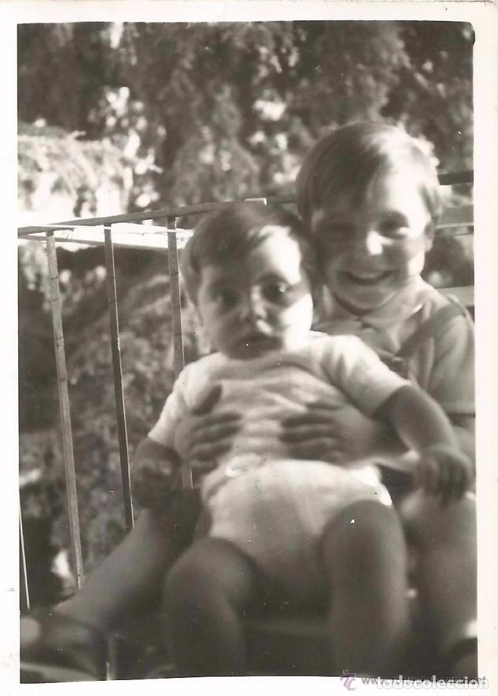 Fotografia antiga: :::: WW51 - FOTOGRAFIA - NI&Ntilde;O CON BEB&Eacute; EN BRAZOS