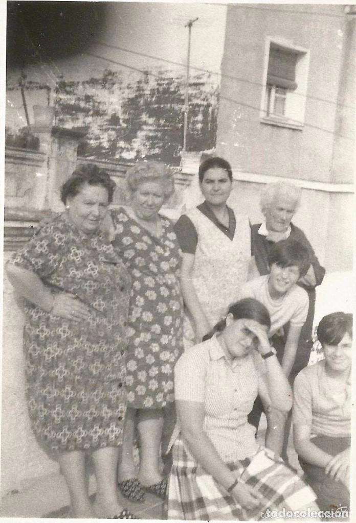 Alte Fotografie: ** RT143 - FOTOGRAFIA - GRUPO DE SE&Ntilde;ORAS CON UNOS JOVENCITOS