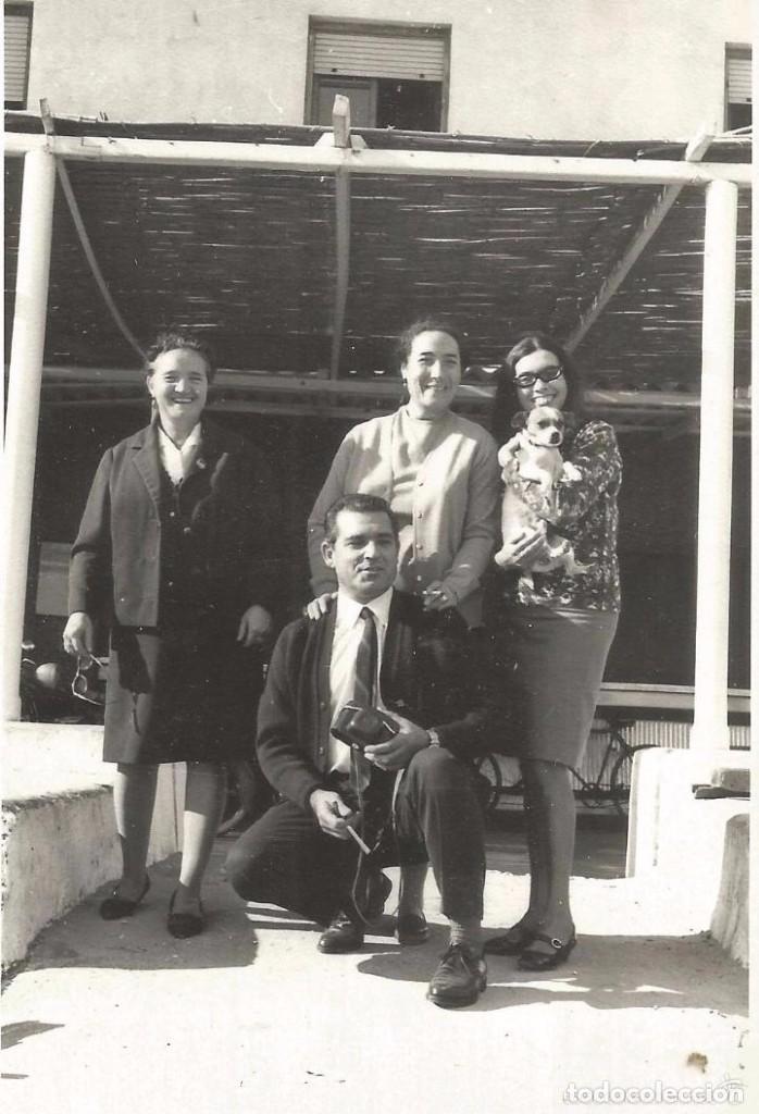 Alte Fotografie: ** RT164 - FOTOGRAFIA - GRUPO FAMILIAR CON UN PERRITO