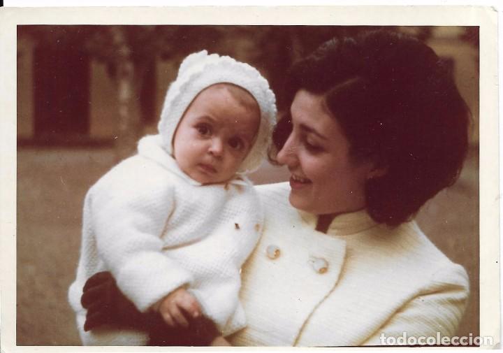Fotografia antiga: *** QZ147 - FOTOGRAFIA - SE&Ntilde;ORA CON UNA NI&Ntilde;ITA EN BRAZOS