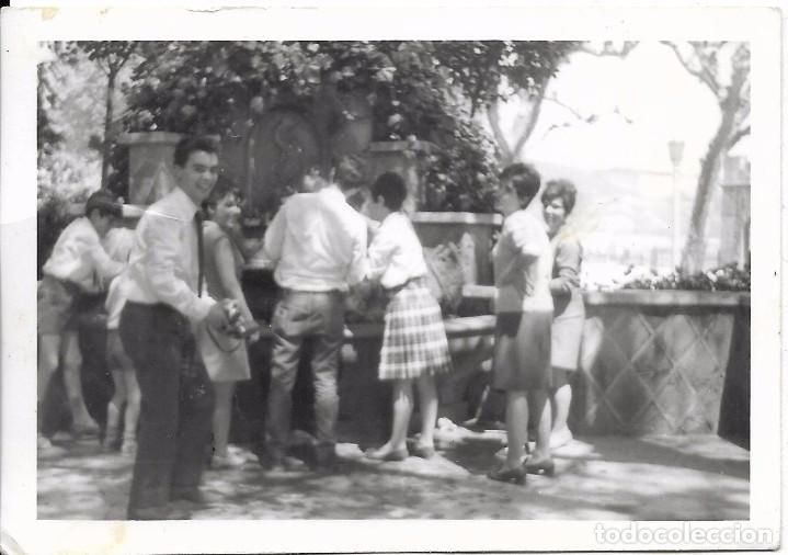 Fotografia antiga: ** J72 - FOTOGRAFIA - GRUPO DE AMIGOS