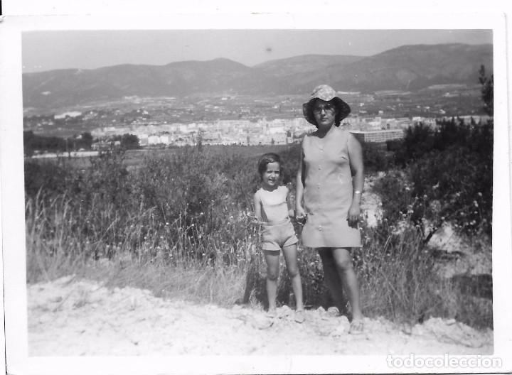 Antique Photography: ** G521 - FOTOGRAFIA - SE&Ntilde;ORA CON UNA NI&Ntilde;A DE LA MANO