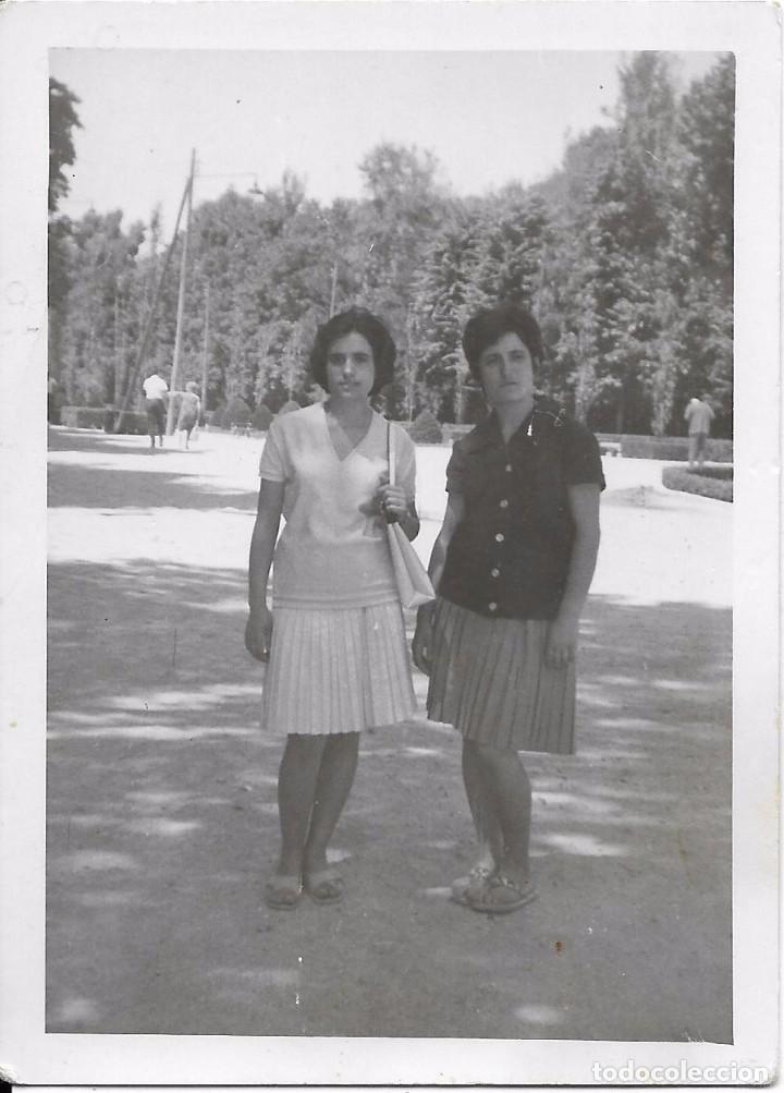 Fotografia antiga: ** H772 - FOTOGRAFIA - DOS AMIGAS