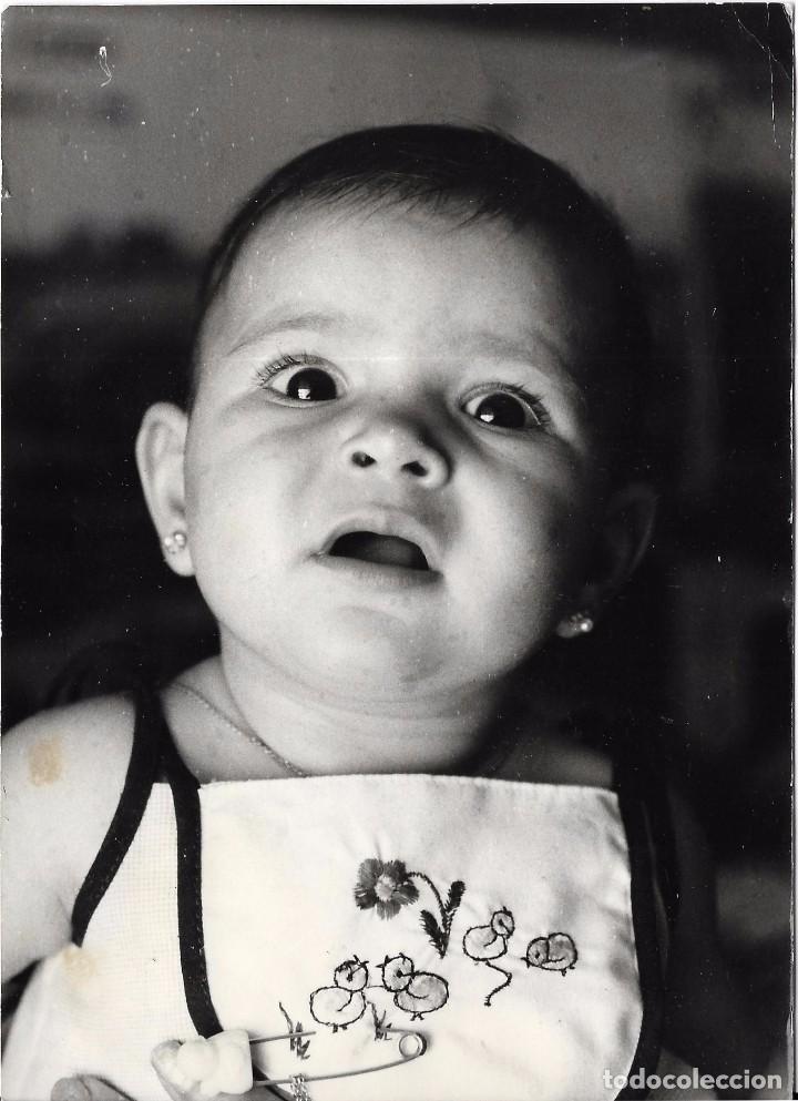 Fotograf&iacute;a antigua: :::: FF26 - FOTOGRAFIA - BONITA NI&Ntilde;ITA - 17,5 X 12,5 CM.