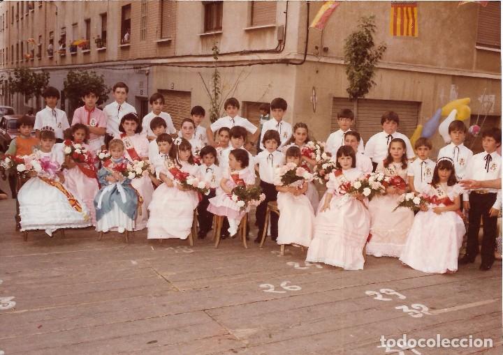 Fotograf&iacute;a antigua: :::: FF29 - FOTOGRAFIA - GRUPO DE JOVENCITOS DE PRIMERA COMUNION - 17 X 12,5 CM.