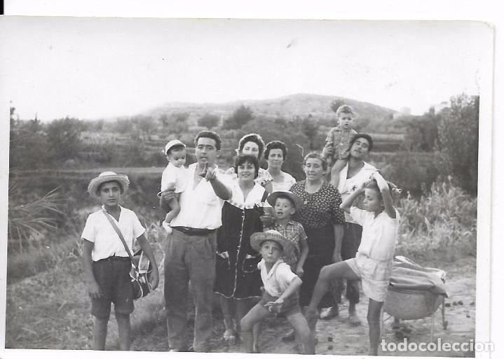 Antique Photography: ** BB169 - FOTOGRAFIA - GRUPO DE AMIGOS CON SUS NI&Ntilde;OS EN EL CAMPO