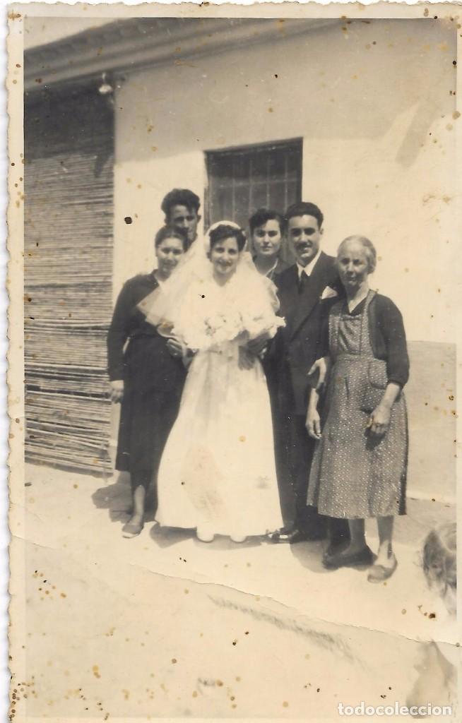 Fotograf&iacute;a antigua: :::: FA235 - FOTOGRAFIA - PAREJA DE NOVIOS CON SU FAMILIA