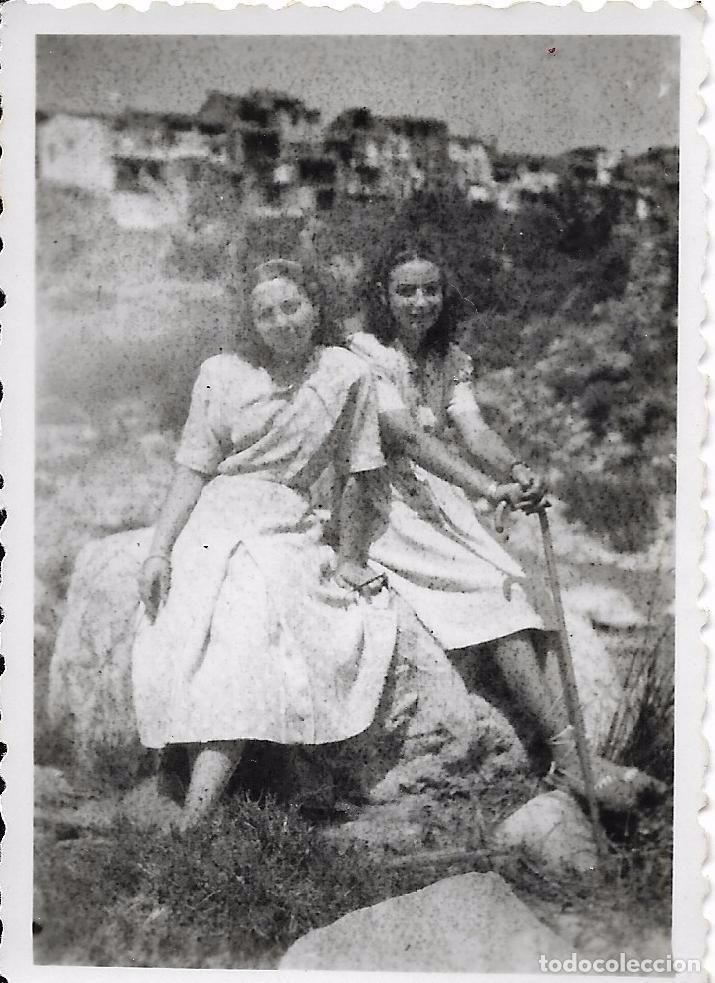 Fotografia antiga: ** BB811 - FOTOGRAFIA - DOS AMIGAS