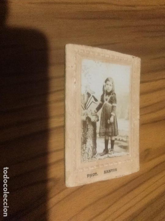 Fotografia antiga: FOTOGRAF&Iacute;A. NI&Ntilde;A DE PIE. SANTOS.. DE ORIGEN PORTUGU&Eacute;S. AS&Iacute; LO SE&Ntilde;ALA LA DEDICATORIA DE DETR&Aacute;S.