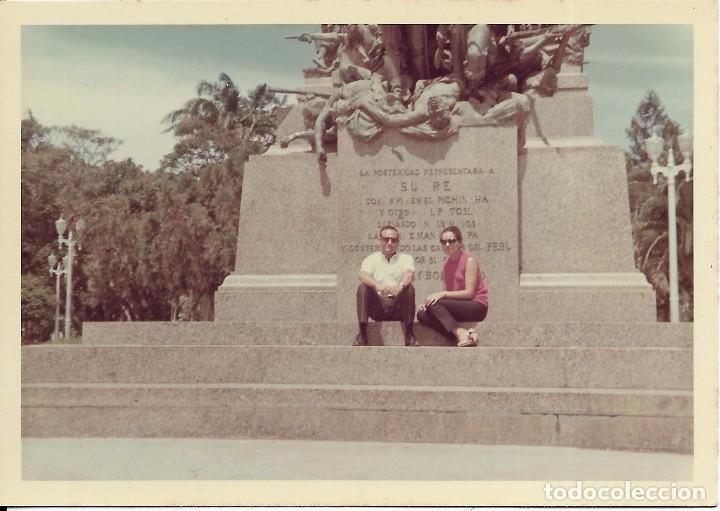 Antique Photography: ** K136 - FOTOGRAFIA - PAREJA JUNTO A UN MONUMENTO
