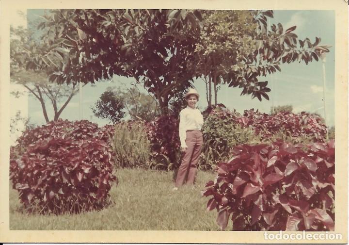 Antique Photography: ** K138 - FOTOGRAFIA - JOVEN EN UN JARDIN