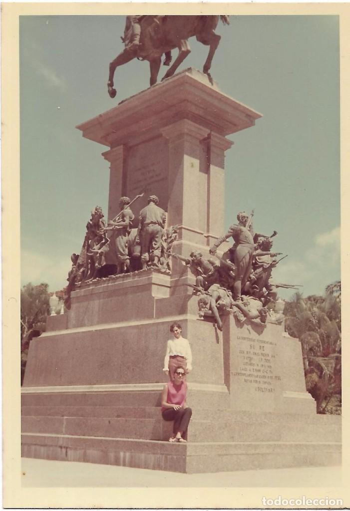 Antique Photography: :::: K185 - FOTOGRAFIA - DOS AMIGAS JUNTO A UN MONUMENTO