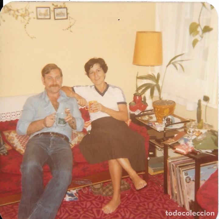 Alte Fotografie: ** BB641 - FOTOGRAFIA - PAREJA SENTADOS EN UN SOFA