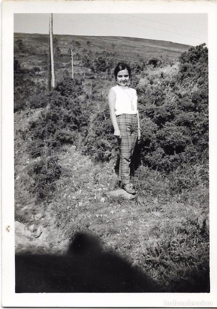 Alte Fotografie: *** QA682 - FOTOGRAFIA - JOVENCITA EN EL CAMPO
