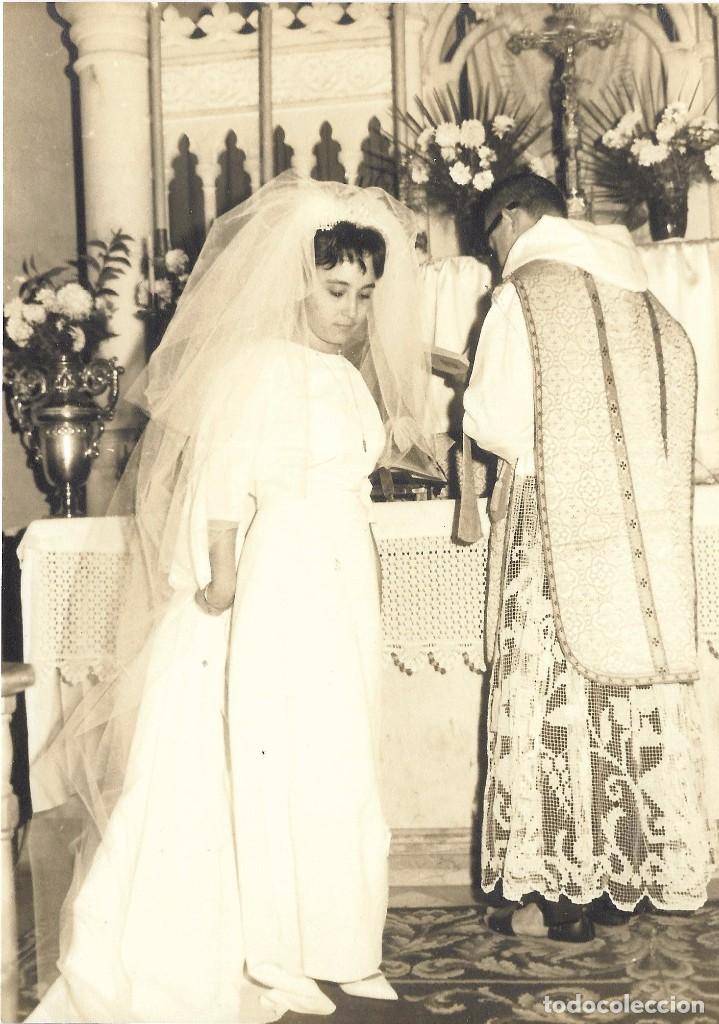 Fotograf&iacute;a antigua: :::: LL149 - FOTOGRAFIA - NOVIA JUNTO AL ALTAR - 17,5 X 12,5 CM.