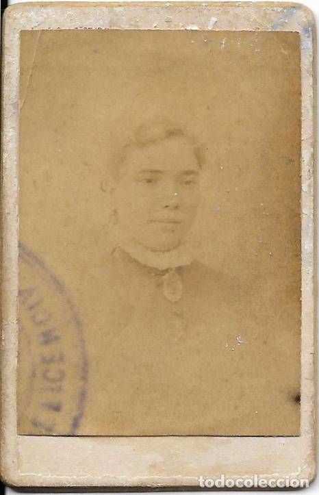 Fotografia antiga: ** FA865 - FOTOGRAFIA PEQUE&Ntilde;O FORMATO - BONITA JOVEN - CARTULINA RIGIDA - 6 X 4 CM.