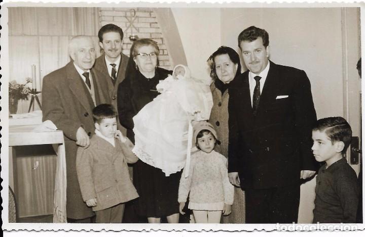 Alte Fotografie: ** AN47 - FOTOGRAFIA - GRUPO FAMILIAR EN UN BAUTIZO - 1962