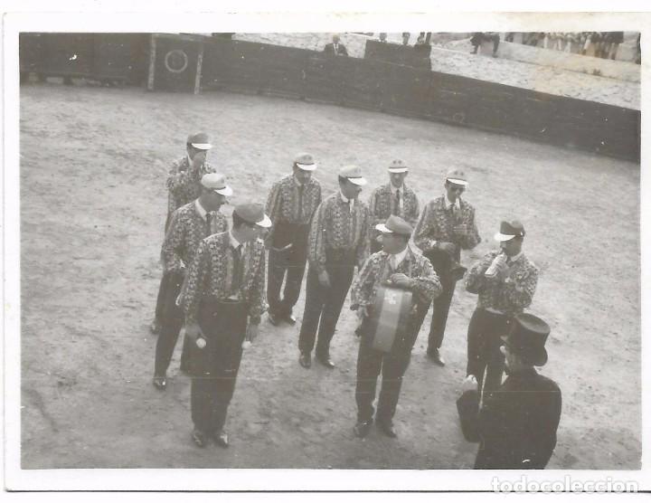 Fotograf&iacute;a antigua: ** AN139 - FOTOGRAFIA - BANDA DE MUSICA EN UNA PLAZA DE TOROS