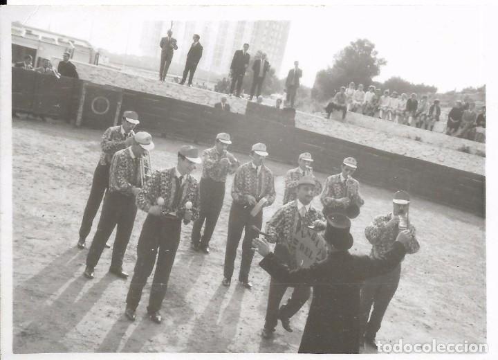 Alte Fotografie: ** AN151 - FOTOGRAFIA - BANDA DE MUSICA EN UNA PLAZA DE TOROS