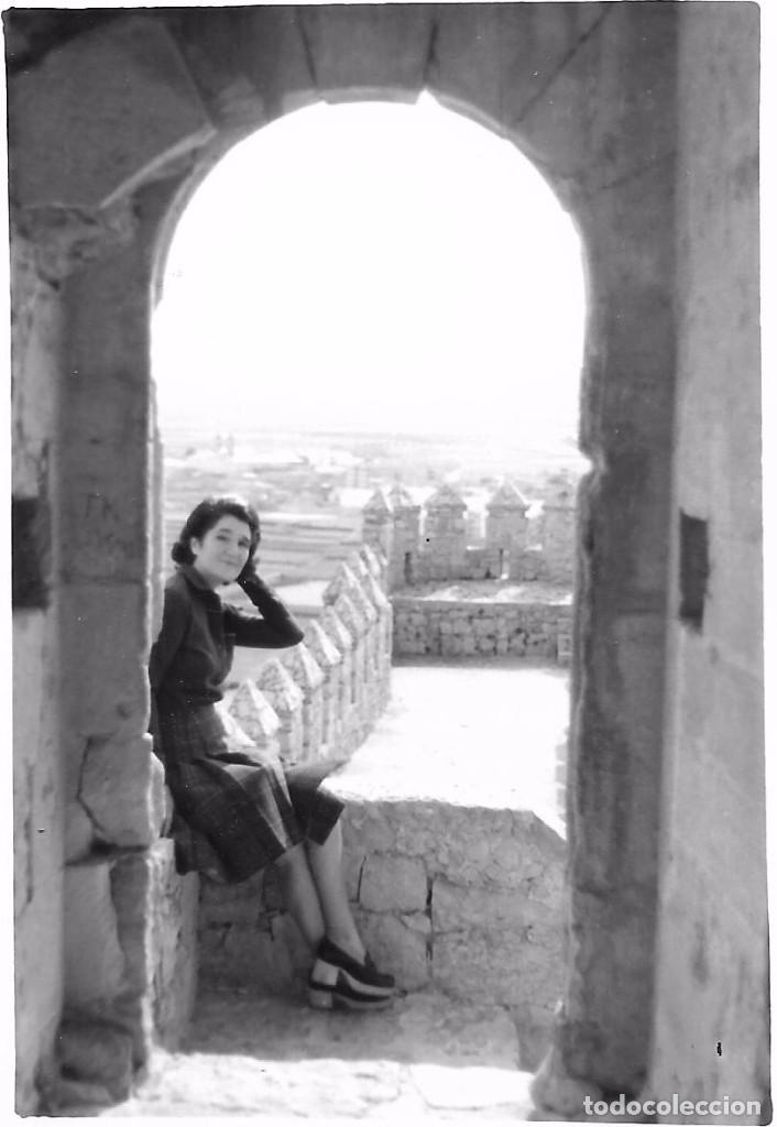 Antique Photography: ** AN228 - FOTOGRAFIA - SE&Ntilde;ORA EN EL CASTILLO DE ALMANSA