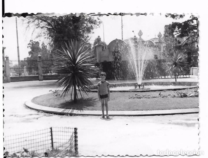 Antique Photography: ** AN262 - FOTOGRAFIA - JOVENCITO JUNTO A UNA FUENTE