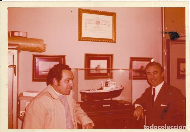 Fotograf&iacute;a antigua: ** AN336 - FOTOGRAFIA - DOS SE&Ntilde;ORES JUNTO A LA MAQUETA DE UN BARCO