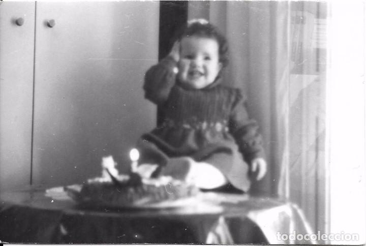 Fotograf&iacute;a antigua: ** AN337 - FOTOGRAFIA - NI&Ntilde;ITA CON SU TARTA DE CUMPLEA&Ntilde;OS