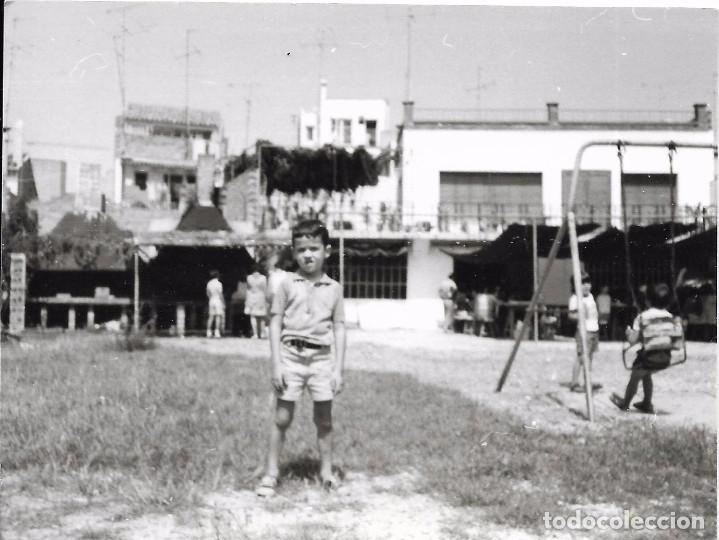 Fotograf&iacute;a antigua: ** AN340 - FOTOGRAFIA - JOVENCITO EN UN PARQUE